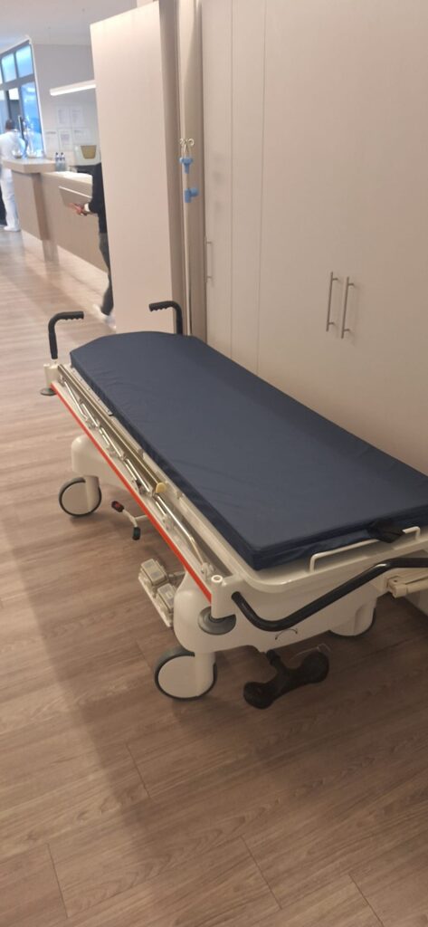 Clinique de Montchoisi — Brancards médicaux