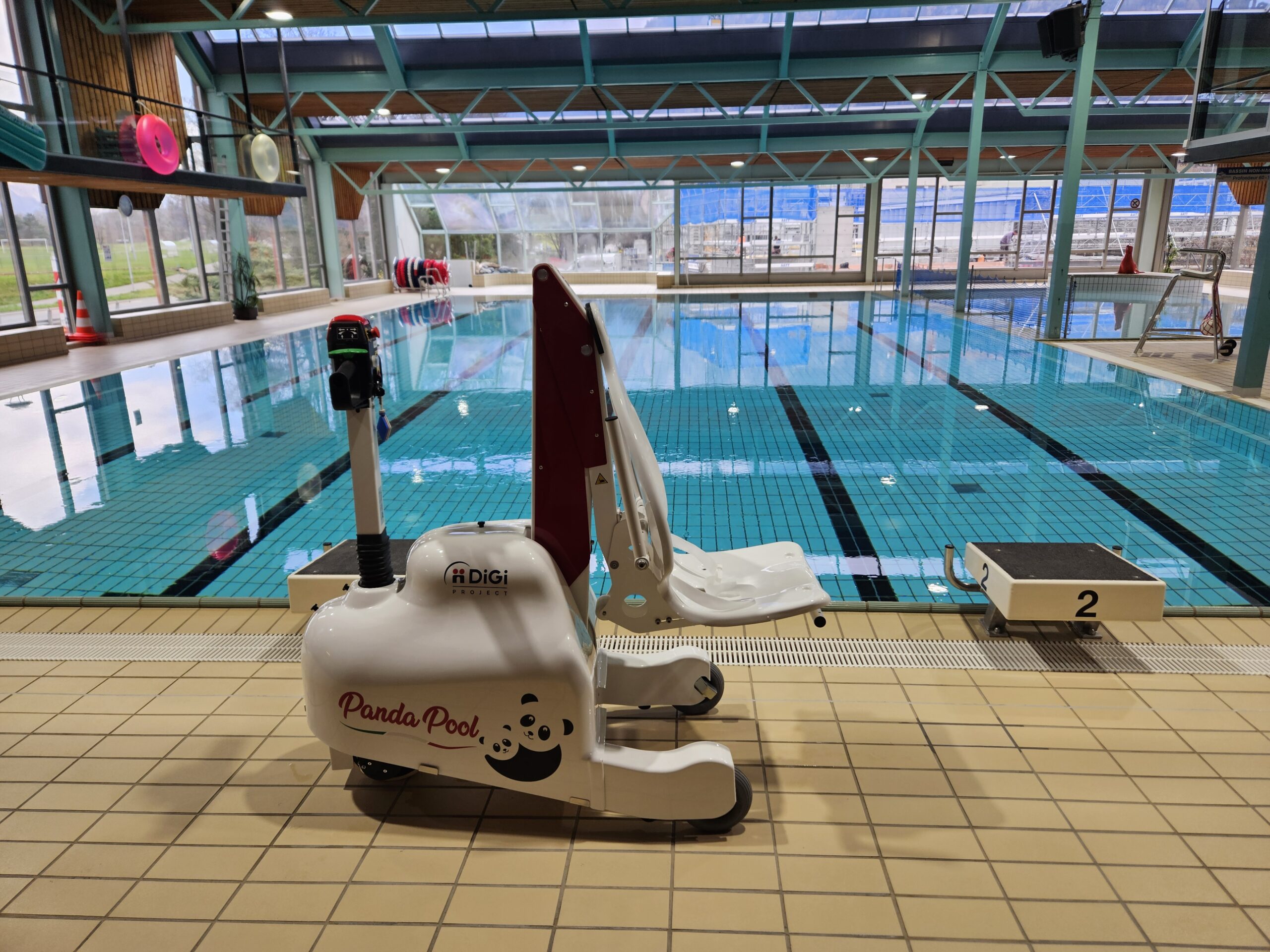 Piscine de Saint-Maurice — Élévateur PMR