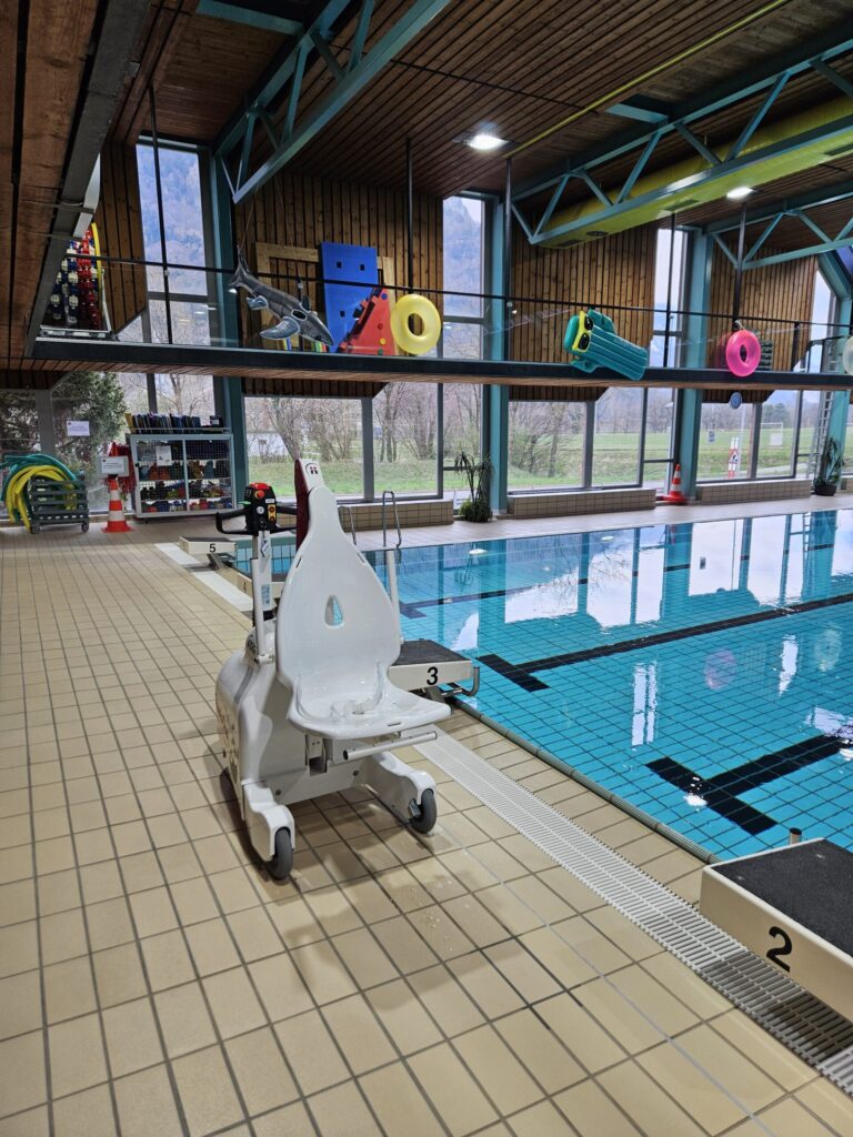 Piscine de Saint-Maurice — Élévateur PMR