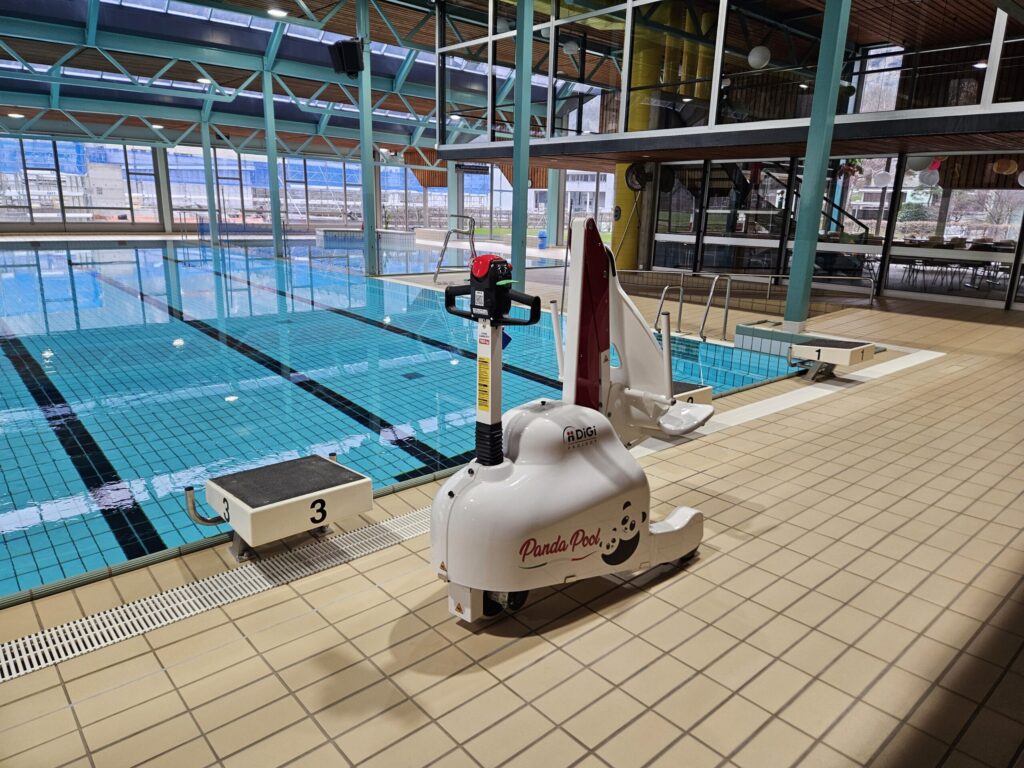 Piscine de Saint-Maurice — Élévateur PMR